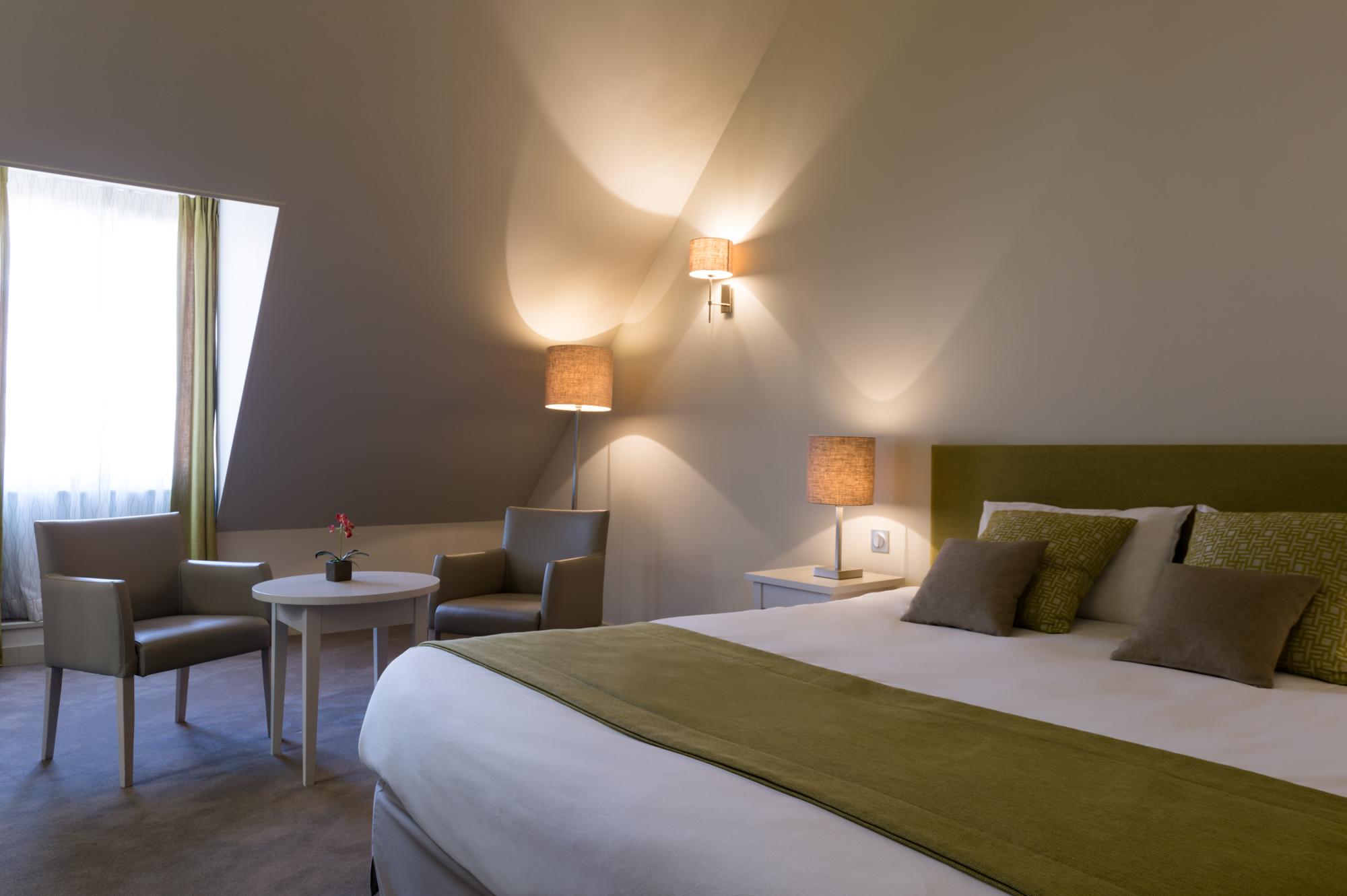 Hotel Aux Vieux Remparts, The Originals Relais Provins Eksteriør billede