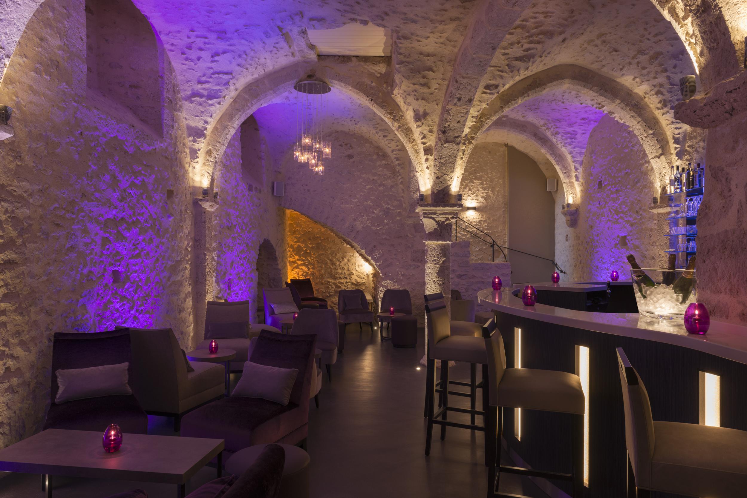 Hotel Aux Vieux Remparts, The Originals Relais Provins Eksteriør billede