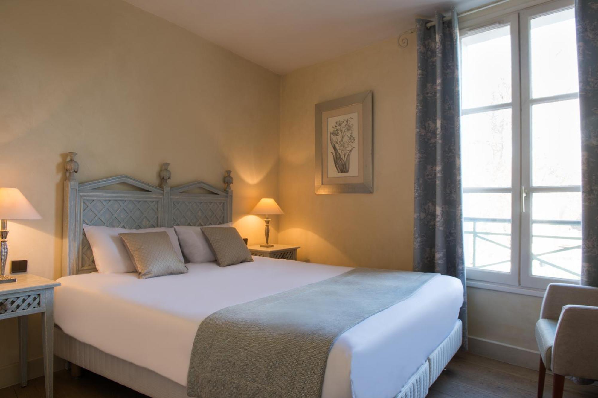 Hotel Aux Vieux Remparts, The Originals Relais Provins Eksteriør billede