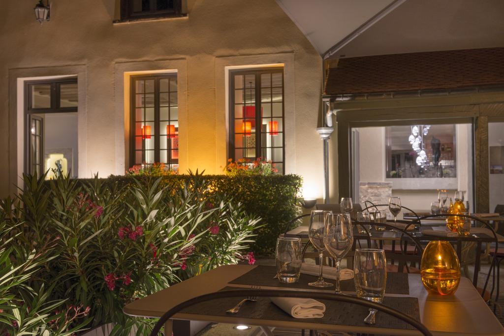 Hotel Aux Vieux Remparts, The Originals Relais Provins Eksteriør billede