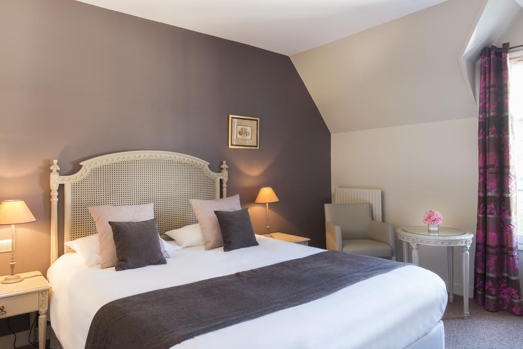 Hotel Aux Vieux Remparts, The Originals Relais Provins Eksteriør billede
