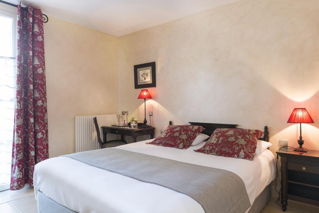 Hotel Aux Vieux Remparts, The Originals Relais Provins Eksteriør billede