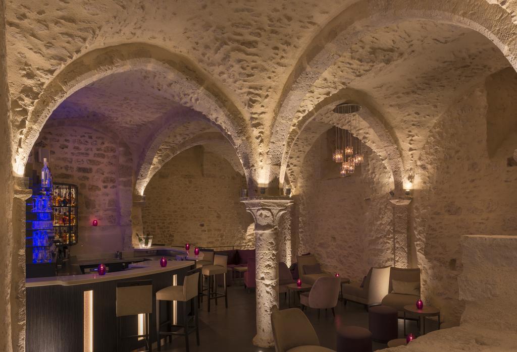 Hotel Aux Vieux Remparts, The Originals Relais Provins Eksteriør billede